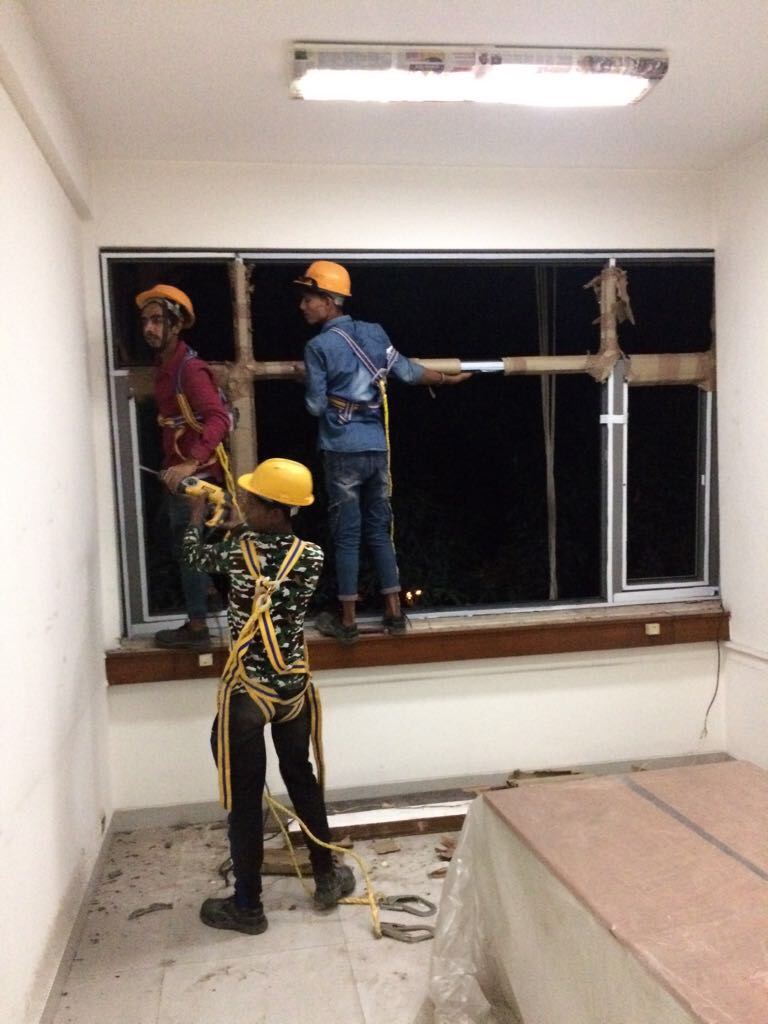 Syprus VEKA window installation